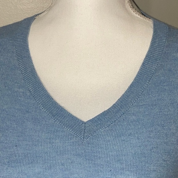 Banana Republic Light Blue Long Sleeve V-Neck Sweater, Luxe Collection, Size M - Picture 3 of 10